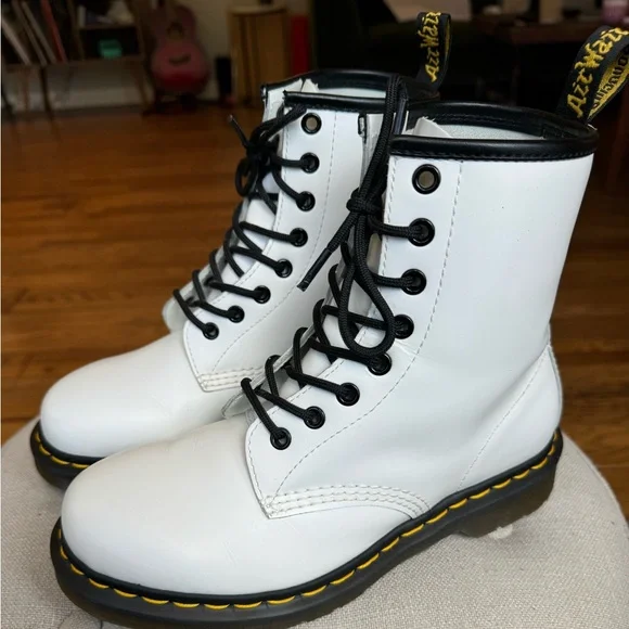 Doc Marten 1460 Original Smooth White Leather Lace Up Lug Boots Women's 7 - Picture 4 of 14
